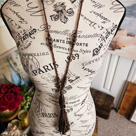 New Wood Beaded Tassel Detail Lightweight Statement Necklace. 24" - Picture 6 of 15